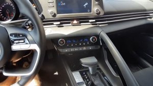 Hyundai Elantra Vǀǀ 2.0 АТ (150 л.с.) 2021 года. Отзыв владельца. Пробег 5000 км. Elegance.