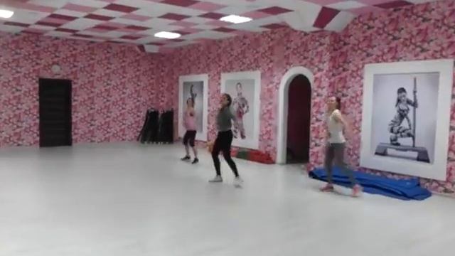 Стрип Пластика в Фитнес клубе Зебра Зеленоград смотреть онлайн