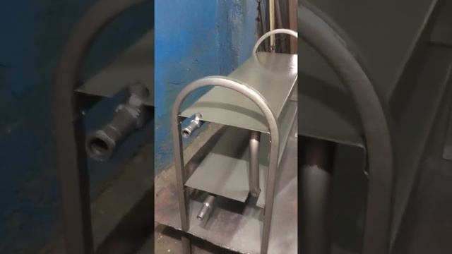 Сварочный цех. Топ сезона, подставка под обувь к системе отопления.