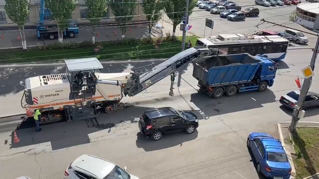 В Оренбурге дорожный ремонт парализовал движение на проспекте Победы смотреть онлайн