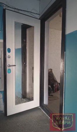 Установили входную дверь «Гарда царское зеркало»+5 дверей «Ника 13,бетон снежный».Роял-двери.