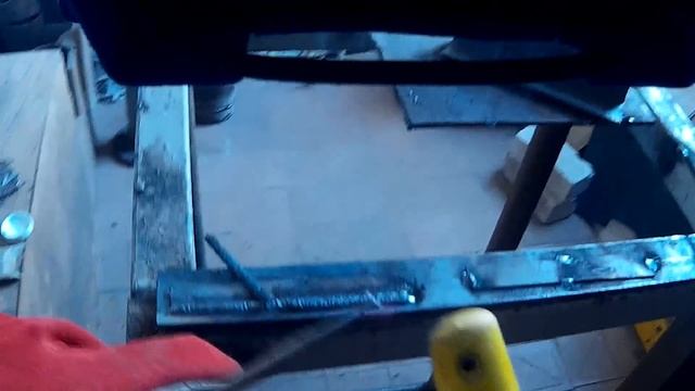 Как приварить тонкий лист металла к толстому внахлест смотреть онлайн