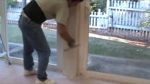 Applying sheetrock mud to a column