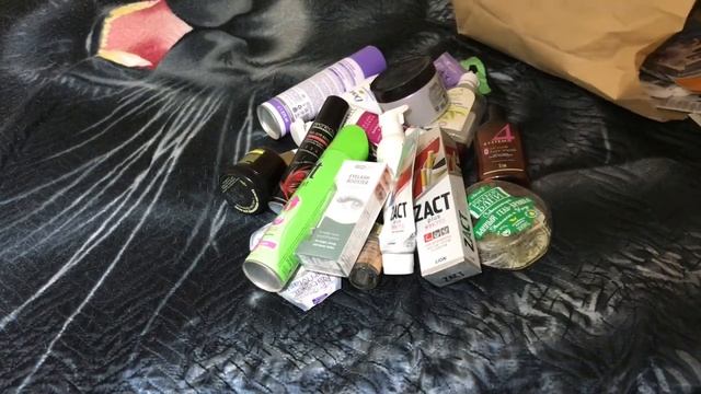 пустые баночки Июня. смотреть онлайн