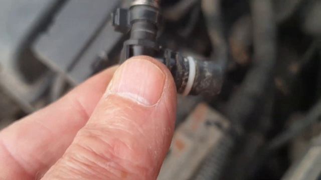 Быстрый ремонт трубки подогрева дросселя на Шевроле Круз смотреть онлайн