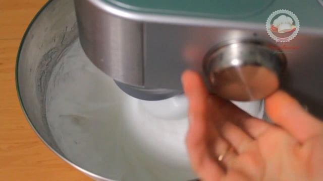 Двухцветное безе в духовке. Как приготовить безе в духовке смотреть онлайн