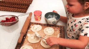 Играем в кухню / Мы играем в кухню / Детская игра кухня / Настоящие пироги