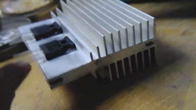 Ділюся досвідом №1. Правильно нанесена термопаста на транзистори. смотреть онлайн