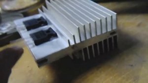 Ділюся досвідом №1. Правильно нанесена термопаста на транзистори.