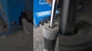 Задние амортизаторы( скрипят