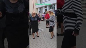 1.10.23г..."ОЛЯ"...звучит на танцполе в Гомельском парке...