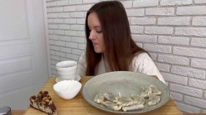 МУКБАНГ ВАРЕНИКИ С ВИШНЕЙ ДОМАШНИЕ ЧИЗКЕЙК MUKBANG DUMPLINGS WITH CHERRIES HOMEMADE CHEESECAKE