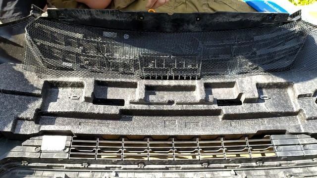 Установка сетки на решетку радиатора Hyundai Creta смотреть онлайн