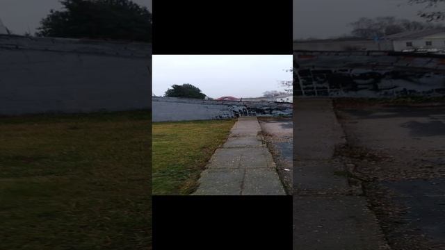 А что это так бережно задвинуто железным быком не входит ли в #БОМБАРЬ