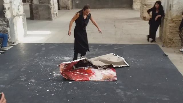 Lita Cabellut y Rocío Molina en la deconstrucción del cartel de la Bienal de Flamenco de Sevilla. смотреть онлайн