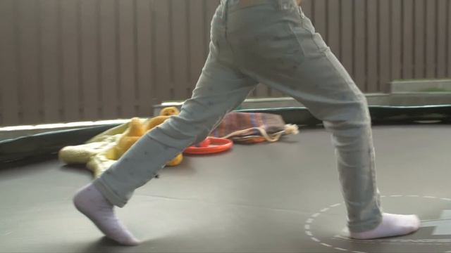 Детский батут Hasttings Classic с безопасной сеткой смотреть онлайн