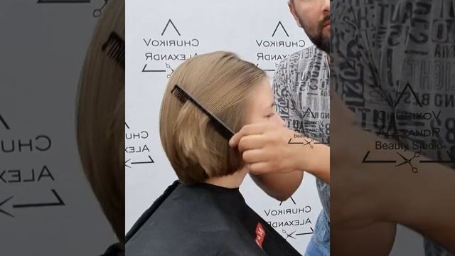 Популярная стрижка на тонкие с высокой плотностью волосы . Такие разные стрижки по форме сессон,кар