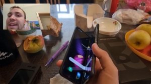 Samsung galaxy z fold 1 в 2021 году после выхода fold 3 обзор и сравнение