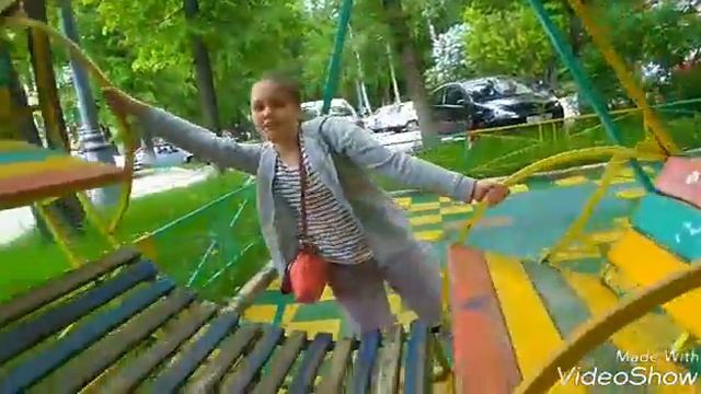 5 способов как раскачать качели