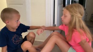 Сиреноголовый против Годзиллы