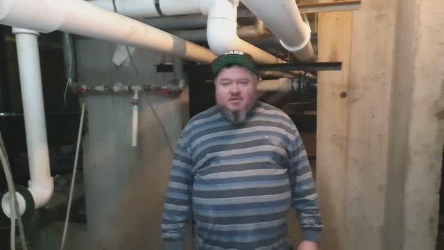 Варим в подвале! Делаем врезку! Потолочный шов, вертикальный шов. смотреть онлайн