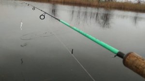 Щука в декабре на спиннинг. Да сколько же тут щуки? Твистер лучшая приманка по щуке. ловля на джиг