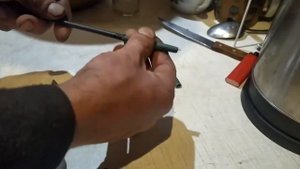 Быстрый и достаточно надёжный ремонт оболочки тросика термоусадкой.