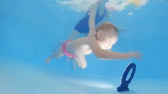 Грудничковое плавание в Краснодаре | Аквапузики ФМР (о бассейне) смотреть онлайн