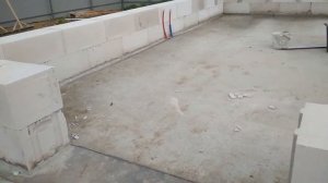 Выложил первый и второй ряд газоблоков.