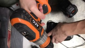 Шуруповёрт AEG