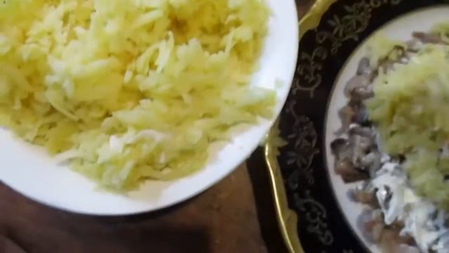 Как приготовить салат Селедка под шубой. смотреть онлайн