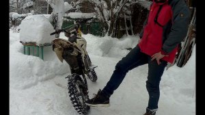 На питбайке зимой. Как шиповать резину.