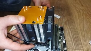 Snap on tower cooler installation / Установка башенного кулера на защелках