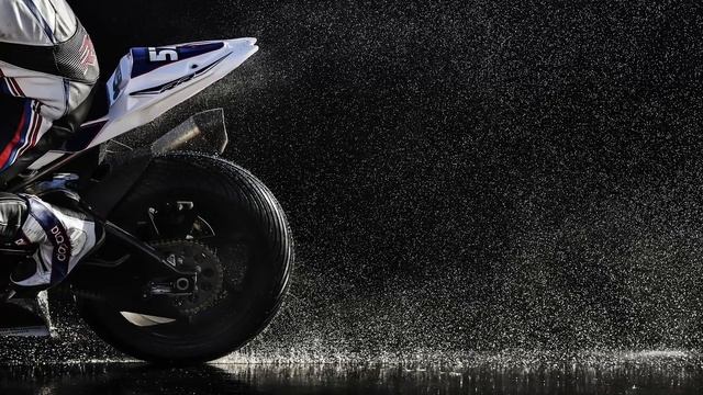 Nikon Europe Ambassador Joel Marklund Testing the Nikon D5 смотреть онлайн