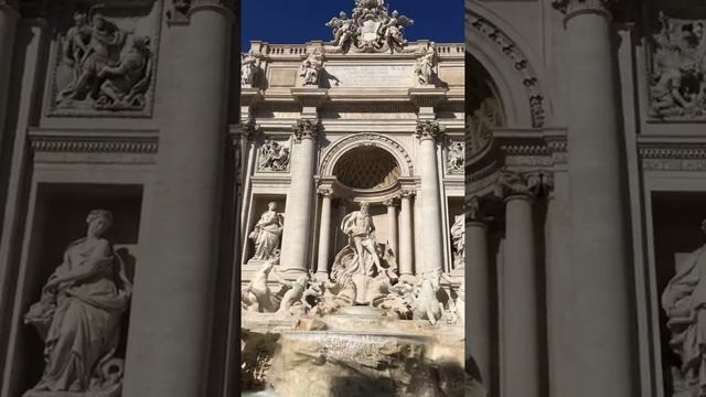 Fontana di Trevi, Roma Italia ??