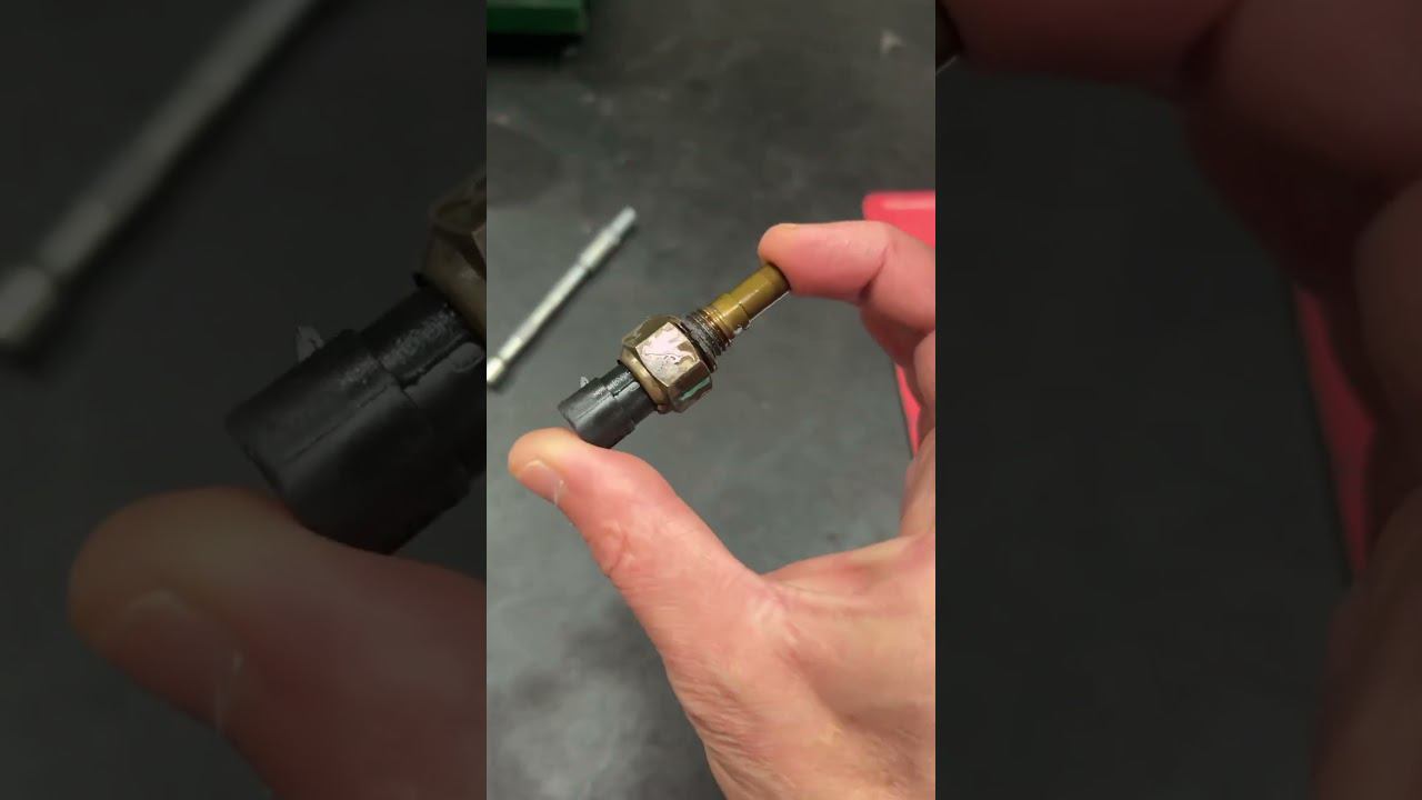 LADA VESTA Замена датчика охлаждающей жидкости. смотреть онлайн