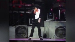 Michael Jackson - Billie Jean live in Johannesburg 1997 (Remastered)