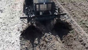 Картофелесажалка с окучниками к самодельному минитрактору