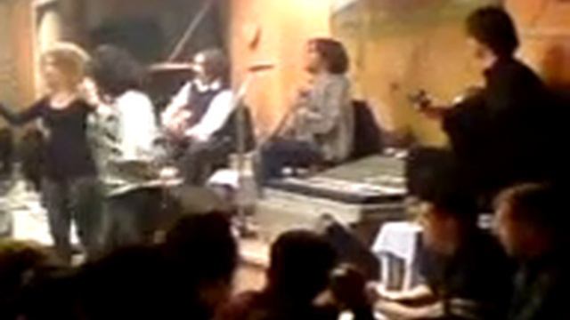 ΜΑΝΟΣ ΠΥΡΟΒΟΛΑΚΗΣ ΣΤΟΝ ΟΜΑΛΟ смотреть онлайн