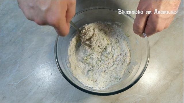Вкусные ОЛАДЬИ С СЫРОМ и зеленью / Оладьи на СМЕТАНЕ рецепт смотреть онлайн