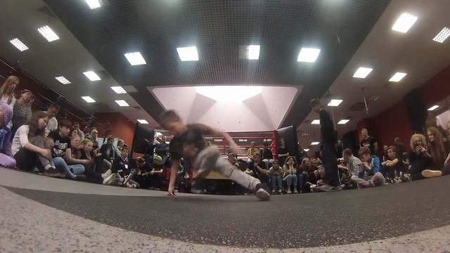 Рвать на битах | Breaking 1x1 | Snake vs ... смотреть онлайн