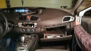 Как снять бардачок Scenic 3