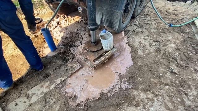 Бурим скважину, Вывозим мусор. Цены, кадры. Пересаживаем КЕДР! смотреть онлайн