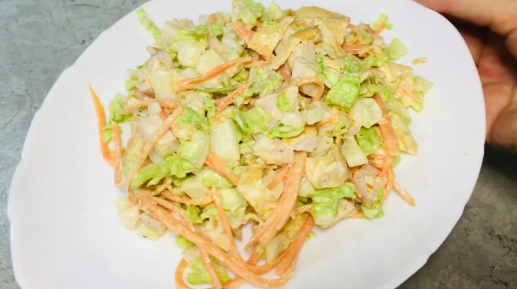 Салат из пекинской капусты, копченой курицы и моркови по-корейски - вкусно, изысканно и ярко