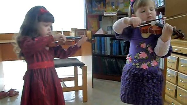 3-years old violinist Anna Wieleńska смотреть онлайн