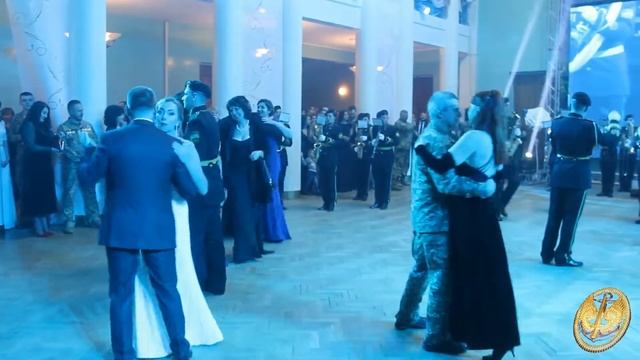 Офіцерський бал на честь Дня Збройних Сил України смотреть онлайн