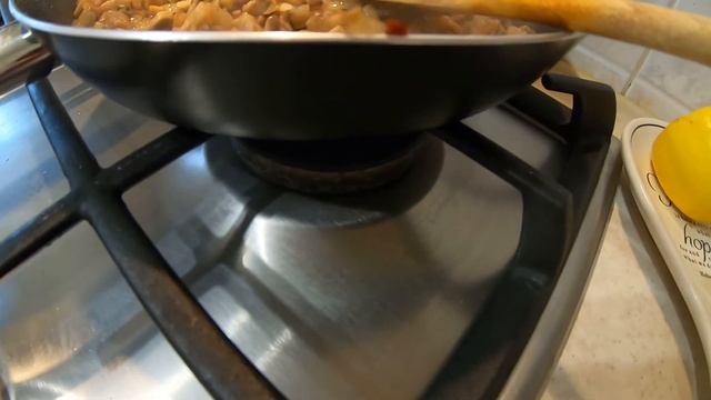КРЕПЛИКИ: вареники з оселедцем та грибами!