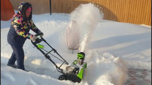 Аккумуляторный снегоуборщик GREENWORKS GD40SB. Работа в тяжёлых условиях