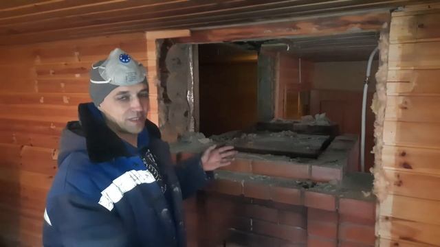 Разбираем кирпичную банную печь, будем ставить чугуняку.