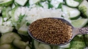 Салат из огурцов с горчицей.